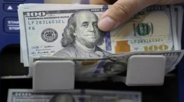 انفجار جديد في سعر الدولار مقابل الجنية السوداني.. أرقام صادمة تهز السوق وتوقعات أكثر خطورة قادمة